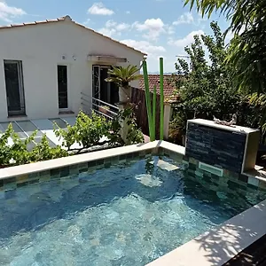 De Charme Avec Piscine Et Jacuzzi Appartement